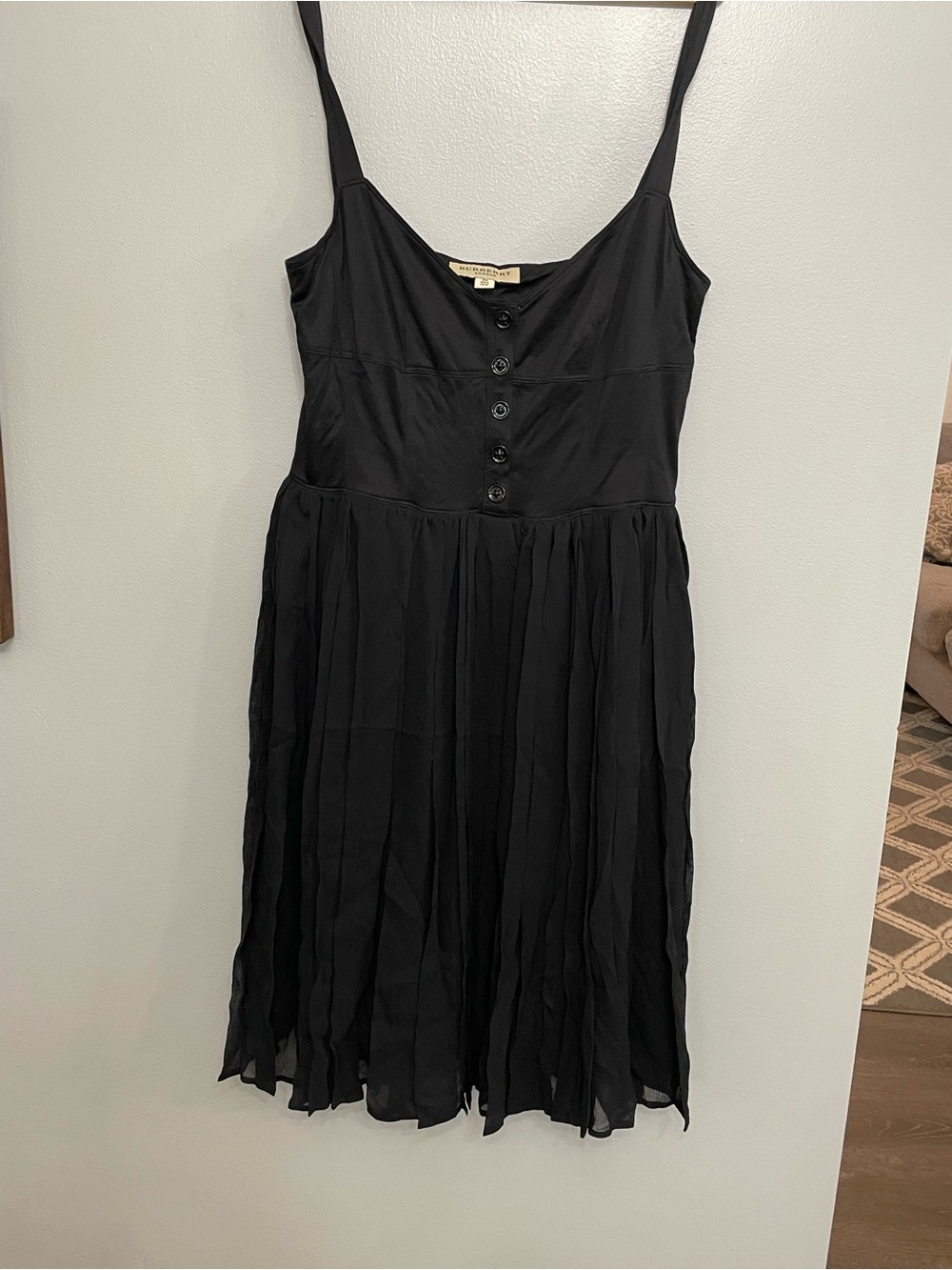 Burberry London Black 100% Silk Dress Size 6 Sleeveless Button Front